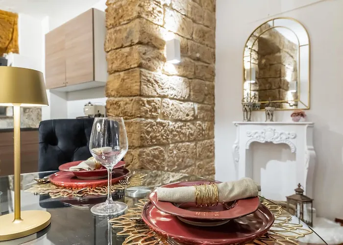 Guesthost - Ballaro's Arches - Cortile Scimeca Apartment *