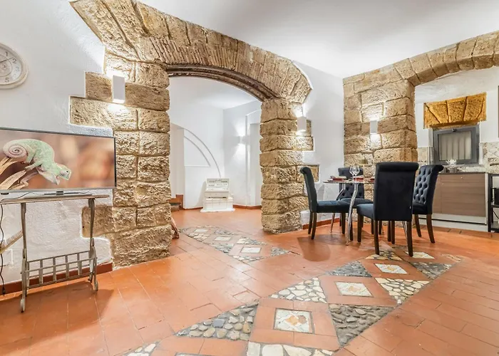 Guesthost - Ballaro's Arches - Cortile Scimeca Apartment