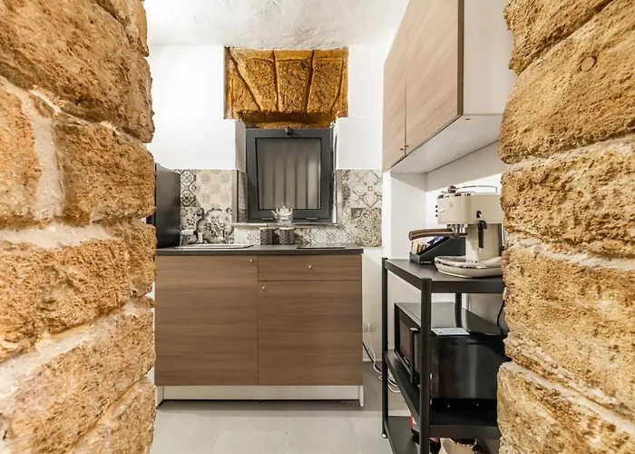 Apartment Guesthost - Ballaro's Arches - Cortile Scimeca *