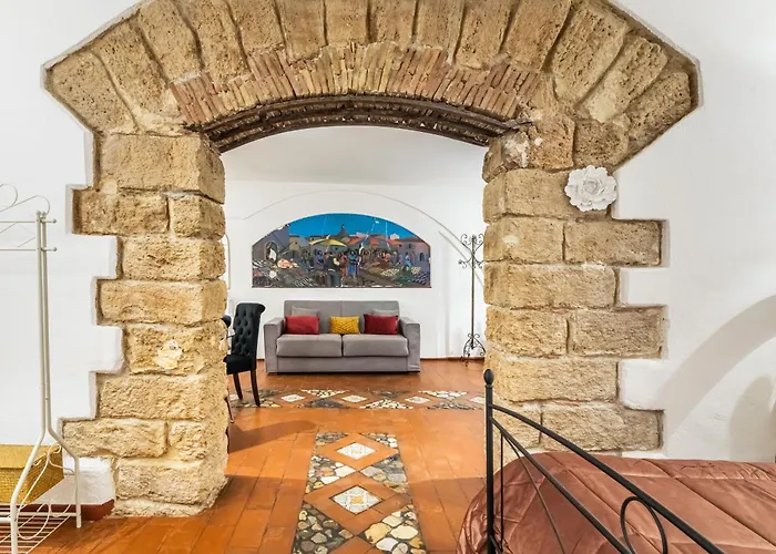 Apartment Guesthost - Ballaro's Arches - Cortile Scimeca *